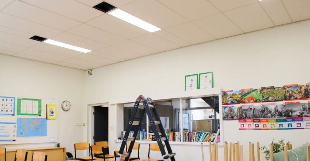 led lighting schools