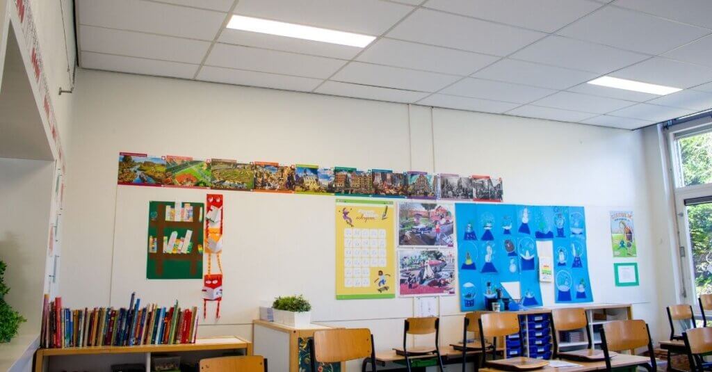 led lighting schools