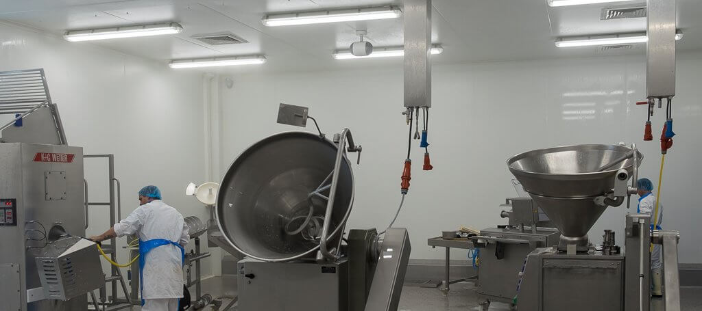 Keulen Vleeswaren laat led verlichting van Saled installeren