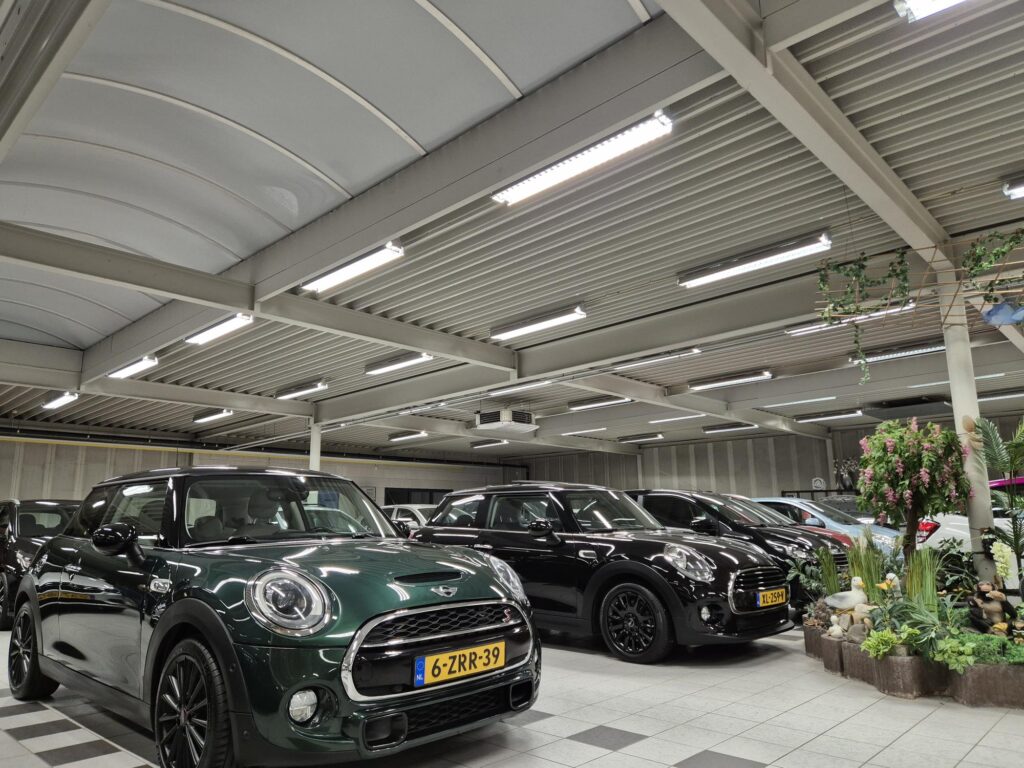 vakgarage-t-centrum-bespaart-met-saled-verlichting